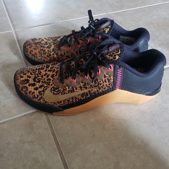 Nike Metcon Leopard Pink size 11.5